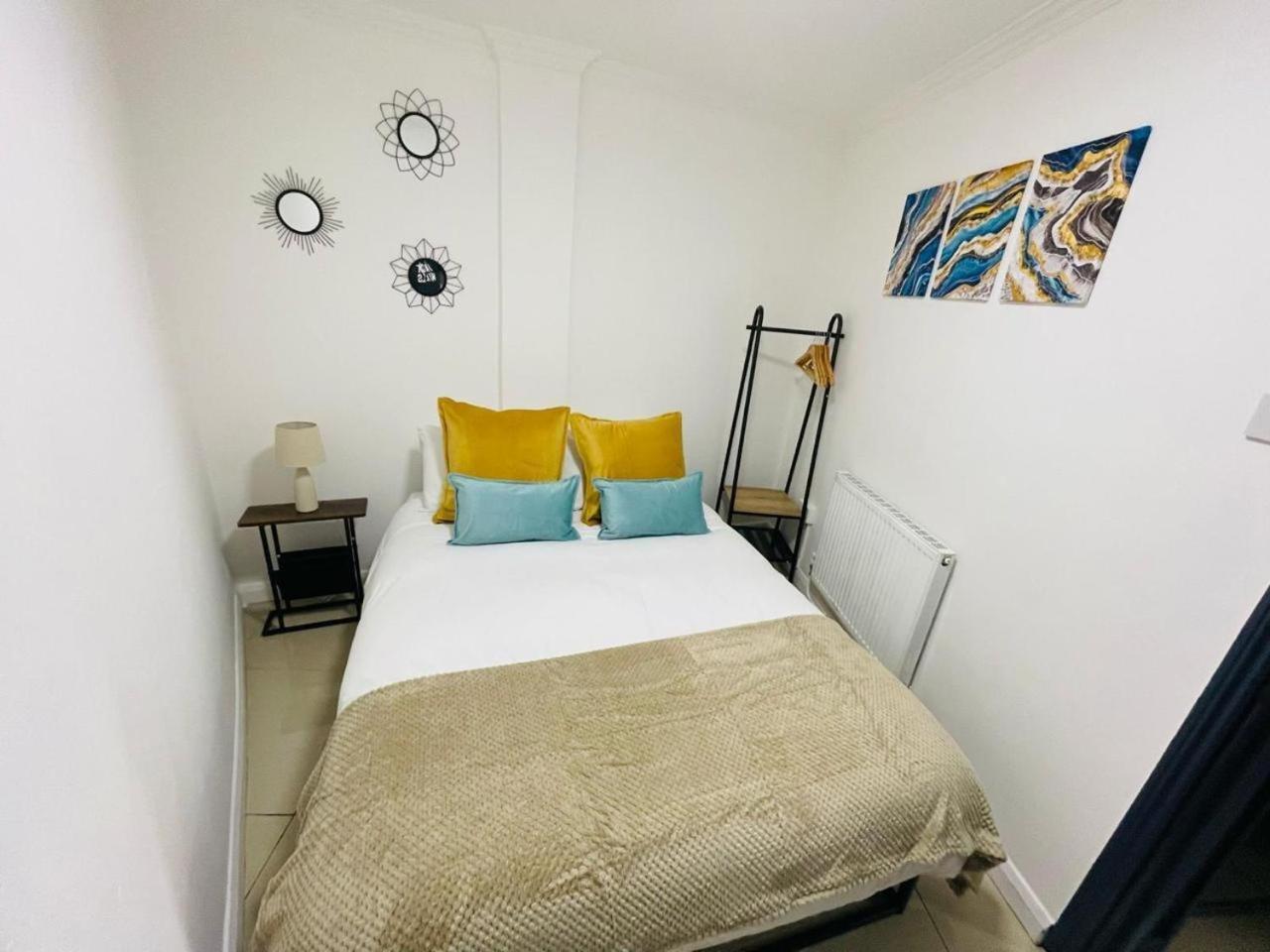 Modern Studios Queenspark Londres Quarto foto